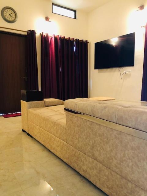 Apartamento Tattva 2 Varanasi Exterior foto