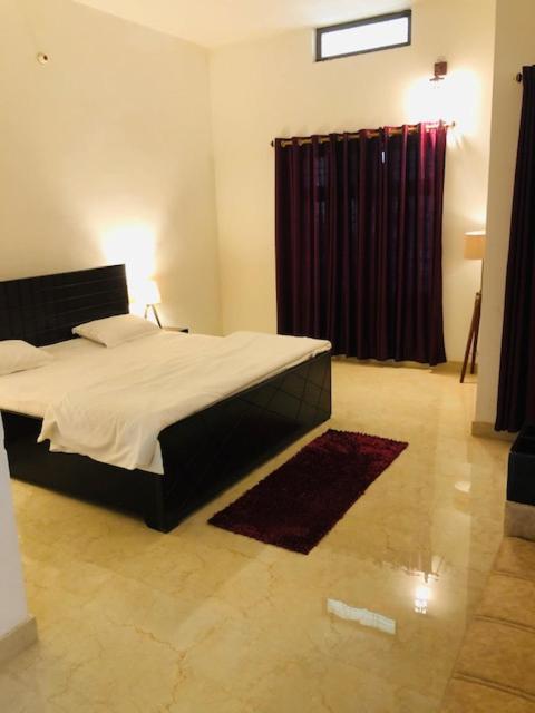 Apartamento Tattva 2 Varanasi Exterior foto