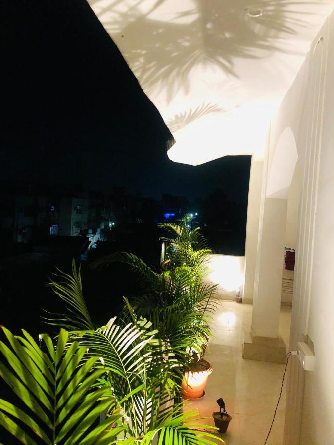Apartamento Tattva 2 Varanasi Exterior foto